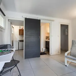  Appartement Avec Parking A 12mns Du Centre Historique De